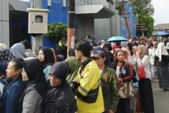 Antusiasme warga Kota Sukabumi untuk mendapatkan sembako murah begitu tinggi