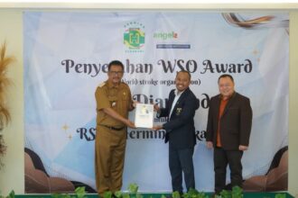 Bupati Sukabumi, H. Asep Japar, memberikan pujian atas prestasi Rumah Sakit Umum (RSU) Hermina