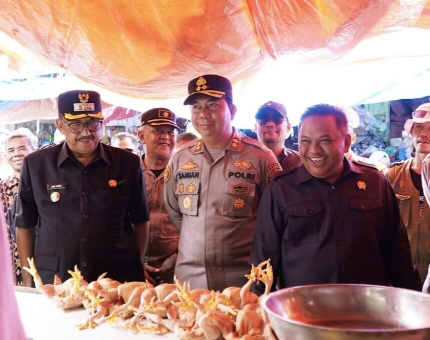 Ketua DPRD Kabupaten Sukabumi, Budi Azhar Mutawali, bersama Bupati Asep Japar dan Forkopimda