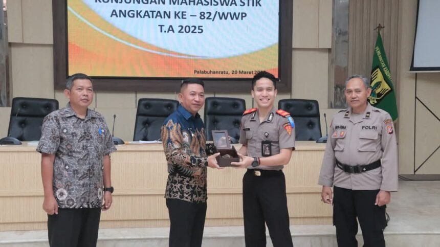 Wakil Bupati Sukabumi, H. Andreas, menerima kunjungan 20 mahasiswa Sekolah Tinggi Ilmu Kepolisian (STIK) Angkatan 82/Widya Wira Pratama