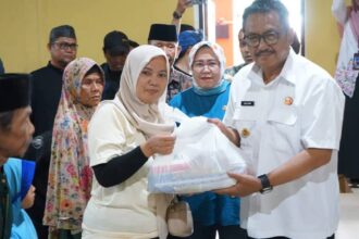 Bupati Sukabumi, H. Asep Japar, resmikan Operasi Pasar Bersubsidi (OPADI) 2025 di Desa Padaasih