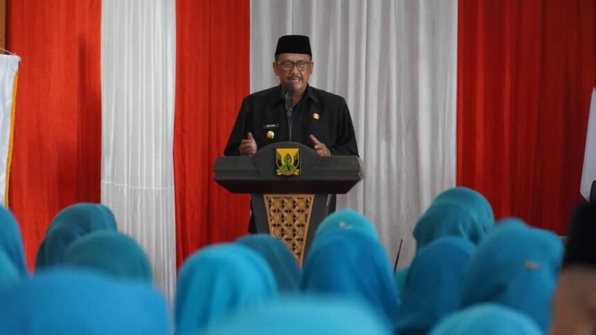 Bupati Sukabumi H. Asep Japar resmi melantik pengurus TP PKK, Dekranasda, dan Tim Pembina Posyandu