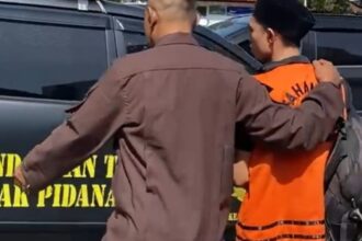 Mantan Sekretaris Desa (Sekdes) Cikahuripan, Kecamatan Kadudampit, Kabupaten Sukabumi, berinisial Agung, segera menjalani persidangan atas kasus dugaan korupsi dana desa