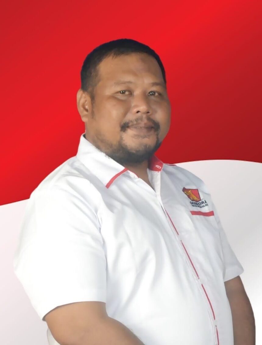 Anggota DPRD Kabupaten Sukabumi dari Fraksi Gerindra, Taopik Guntur, mendesak pemerintah pusat untuk membuka sementara Jembatan Cidadap di Kampung Bojongkopo