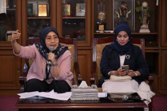 Ketua Dekranasda Kota Sukabumi, Ranty Rachmatillah, didampingi Wakil Ketua Kia Florita