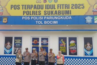 Kapolres Sukabumi AKBP Dr. Saiman mengecek kesiapan pengamanan arus mudik Lebaran 1446 Hijriah/2025 di Pos Terpadu Exit Tol Bocimi Seksi 3 Sundawenang