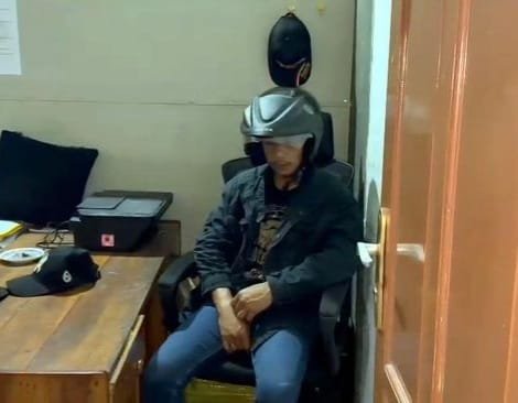 ditangkap polisi setelah menggunakan akun TikTok korban melalui ponsel hasil curian.