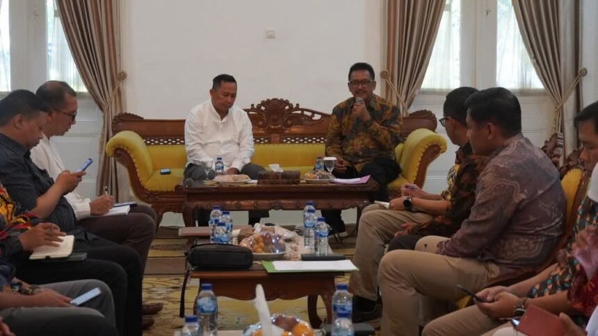 Bupati Sukabumi, H. Asep Japar