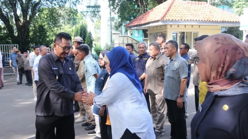 IMG 20250408 WA0005 Kuatkan Pelayanan Publik, Pesan Bupati Asep Japar di Hari Pertama Masuk Kerja