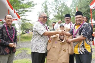 Budi Azhar Mutawali, menghadiri Sertijab Mabicab Pramuka Sukabumi dari H. Marwan Hamami kepada Bupati Asep Japar dalam acara halal bihalal di Pondok Modern Assalam Putr