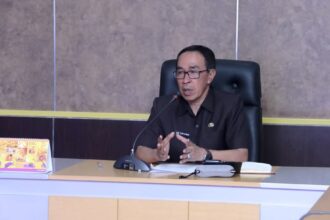 Sekretaris Daerah (Sekda) Kabupaten Sukabumi, H. Ade Suryaman, bersama kepala perangkat daerah menggelar rapat finalisasi