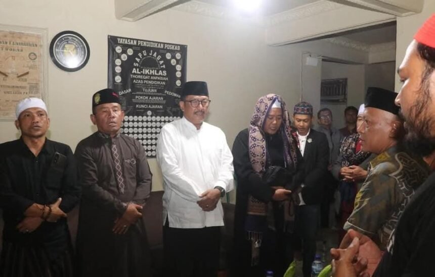 IMG 20250419 WA0010 Bupati Sukabumi Asep Japar Hadiri Haul Guru Besar Sapu Jagat di Sukaraja