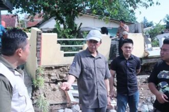 IMG 20250421 WA0002 Sekda Ade Suryaman Gerak Cepat Tinjau Lokasi Bencana di Kebonkalapa