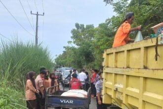 aksi bersih bersih di desa amansari Wabup Maslani Pimpin Aksi Bersih - bersih di Desa Amansari, Libatkan Pelajar dan Relawan