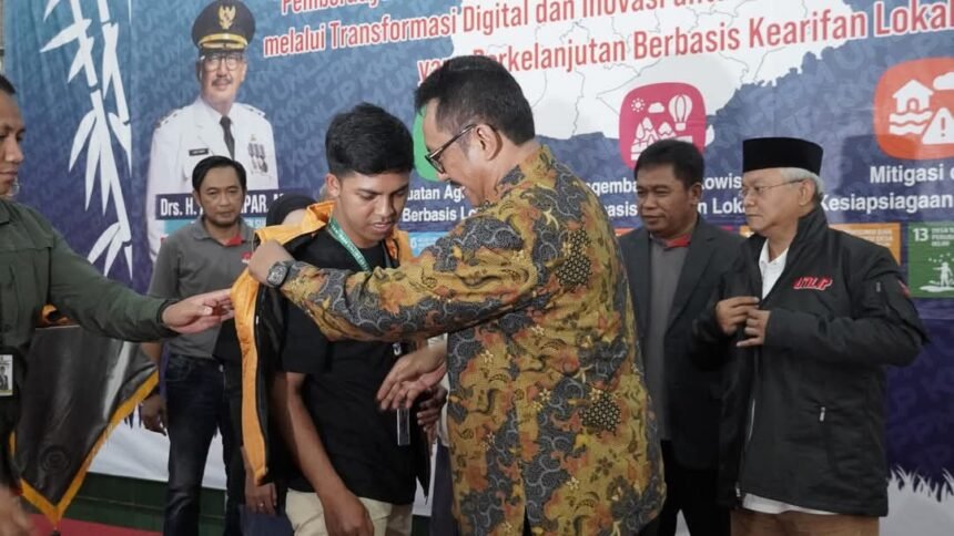 mahasiswa kkn unlip Bupati Asep Japar Lepas 734 Mahasiswa KKN Unlip 2025