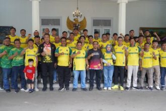 persikabumi Ketua DPRD Sukabumi Budi Azhar Mutawali Ikut Melepas Persikabumi Bertanding ke Jatim