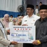wakaf alquran Ketua DPRD Sukabumi Donasikan Rp 5 Juta untuk Wakaf Alquran di Khotam Akbar KTT 2025