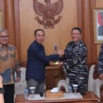 IMG 20250508 WA0005 TNI AL Dukung Penanganan Bencana di Sukabumi, Danlanal Bandung Tinjau Lokasi Jembatan Rusak