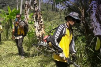 IMG 20250521 WA0006 UPTD PU Cibadak Bersihkan Saluran Irigasi di Parakanlima
