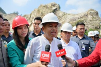 IMG 20250531 WA0117 Dedi Mulyadi Tinjau Longsor Tambang Gunung Kuda yang Tewaskan 14 Orang 11 Hilang
