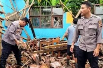 MTs Al Idris ambruk Diterjang Hujan Deras Dua Ruang Kelas MTs Al-Idris Sukabumi Ambruk