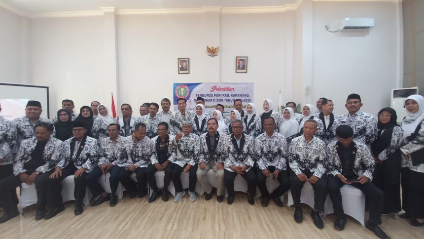 PGRI Kabupaten Karawang Pengurus Baru PGRI Kabupaten Karawang Resmi Dilantik, Uyat Terpilih Ketua