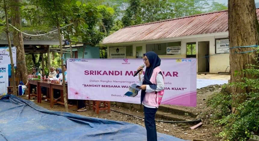 Srikandi PLN mengedukasi tentang kelistsrikan Srikandi PLN Hadir di Sekolah Lewat Program PLN Mengajar Sambil Memperingati Hari Lahir Pancasila