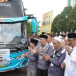 calon haji sukabumi Bupati Sukabumi Lepas 442 Calon Haji Kloter 6 di Pusbangdai Cikembang