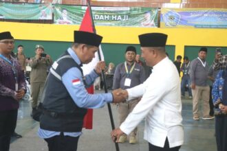 wabup andreas Wabup Sukabumi H Andreas Lepas 442 Calon Jemaah Haji Kloter 39