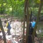 846dd44a 34fe 4b8a 92fc fdecb9c410ff KTP Lakukan Aksi Nyata di Hari Lingkungan Hidup: Ajak Murid SDN Sukaluyu 3 Punguti Sampah dan Bersihkan Aliran Sungai Cimarelang