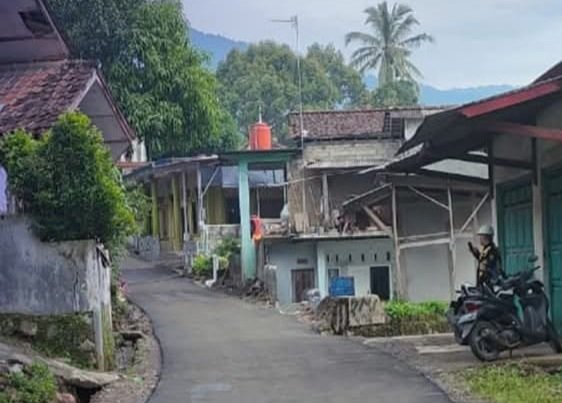 IMG 20250624 WA0000 Sejumlah Ruas Jalan di Cidahu Sudah Licin, Dinas PU Sukabumi : Upaya Mendukung Mobilitas Warga