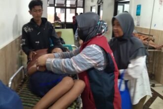 Logopit 1751283558934 Dijemput KTP ke RSUD Karawang: Setahun Tanpa Pengobatan, Mariam Akhirnya mendapat Penanganan Medis