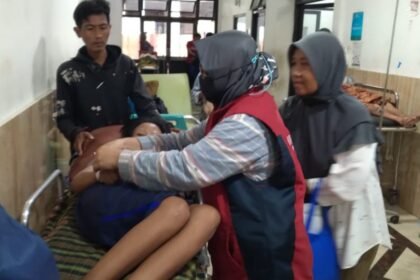 Logopit 1751283558934 Dijemput KTP ke RSUD Karawang: Setahun Tanpa Pengobatan, Mariam Akhirnya mendapat Penanganan Medis