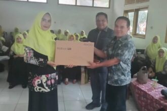 IMG 20250705 WA0058 Budi Azhar Mutawali Tinjau Penyaluran Bantuan Laptop untuk PAUD di Sagaranten