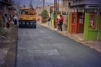 IMG 20250718 WA0001 Akses Vital Dibenahi! Jalan Bantarmuncang–Tenjojaya Cibadak Dihotmix, Warga Sambut Lega