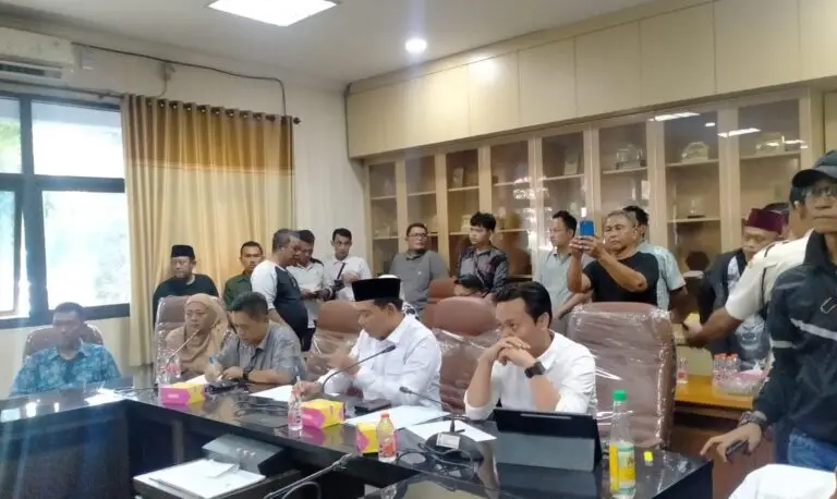 IMG 20250725 WA0115 768x458 1 Meski Gubernur KDM Turun Tangan, Polemik PT FCC belum Selesai! Warga Karawang Desak adanya Penindakan