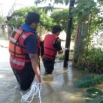 banjir KTP Turunkan Tim Rescue Bantu Evakuasi Warga 3 Dusun di Sukaharja dan Salurkan Bantuan