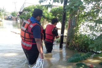 banjir KTP Turunkan Tim Rescue Bantu Evakuasi Warga 3 Dusun di Sukaharja dan Salurkan Bantuan