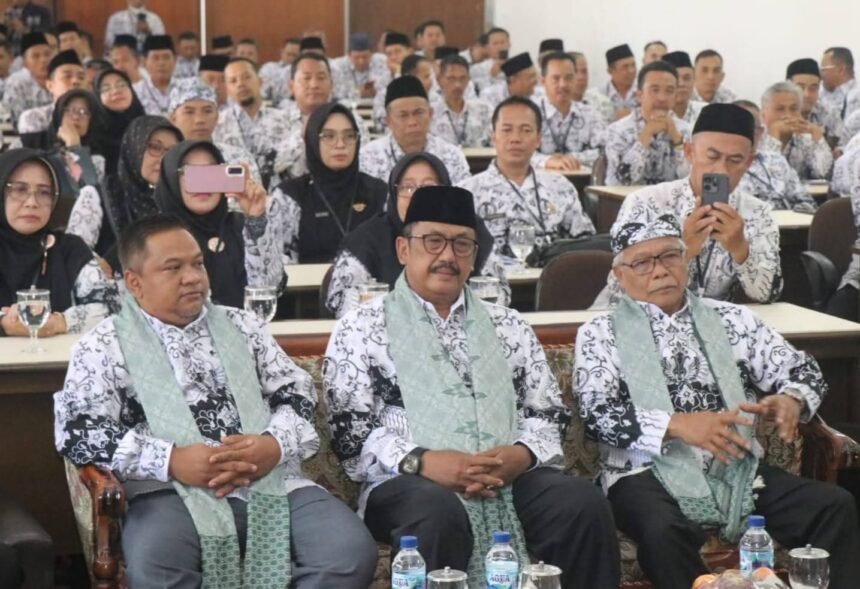 pg Hadiri Konferensi PGRI Kabupaten Sukabumi, Ketua DPRD Sampaikan Pesan ini