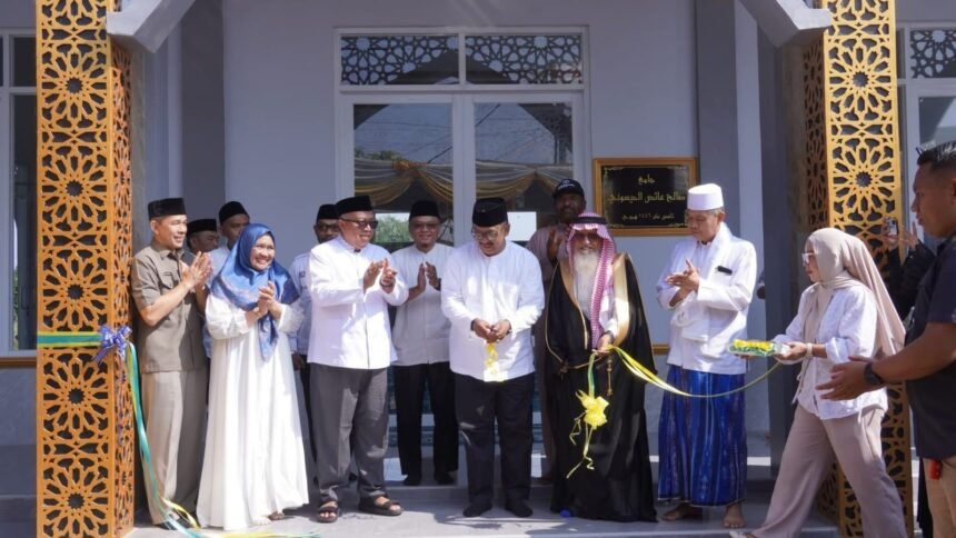 ssb11 Resmikan Masjid Jami Al Haesuni, Bupati Asjab: Makmurkan Masjid Jadikan Pusat Peradaban