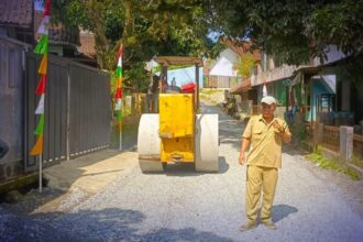 IMG 20250806 WA0000 Jalan Cinagen-Simpangdago Sukabumi Mulai Diaspal Hotmix Dengan Biaya Rp 728 Juta