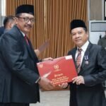 IMG 20250816 WA0000 80 PNS Di Anugerahi Satyalancana Karya Satya: "Motivasi Tingkatkan Loyalitas, Disiplin Dan Kinerja"