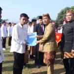 IMG 20250817 WA0016 Wabup Jadi Pembina Upacara HUT 80 RI di Lapas IIA Warungkiara, Ribuan Warga Binaan Dapat Remisi