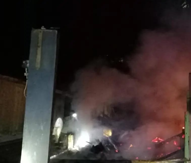 IMG 20250819 WA0006 Rumah Semi Permanen di Kalibunder Ludes Terbakar, Satu Keluarga Kehilangan Tempat Tinggal