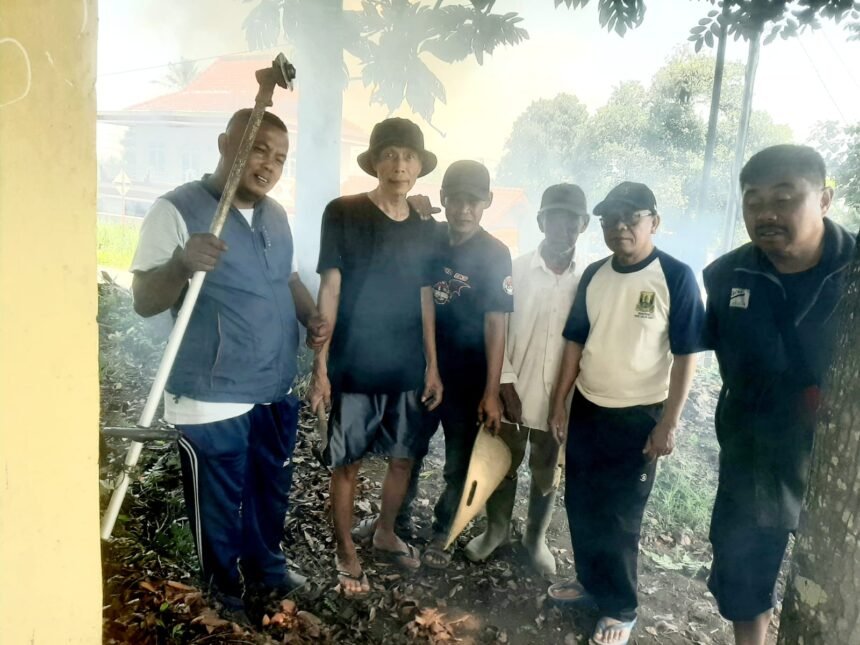 IMG 20250826 WA0014 Warga Perum Gedung Putih Cicurug Kompak Gelar Gotong Royong Sambut Lomba Desa Inovatif
