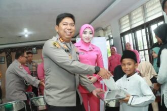 IMG 20250913 WA0007 Kapolres Sukabumi Beri Bantuan Makanan Bergizi Kepada Anak SLB Mutiara Bahari