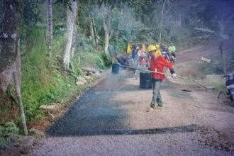 IMG 20250917 WA0010 Jalan Kabupaten di Sukabumi Dibangun Hotmix, Progres Capai 50 Persen
