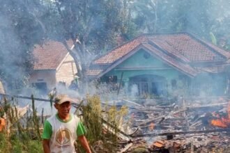 IMG 20250927 WA0002 Rumah Guru Ngaji di Sukabumi Ludes Terbakar, Kerugian Capai Rp125 Juta