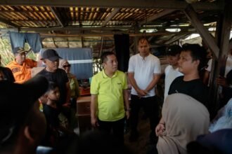 Logopit 1757134223392 Bupati Karawang Sambangi Lokasi Kebakaran Nagasari: Didampingi Sekda bersama Kapolres dan Dandim, Serahkan Bantuan