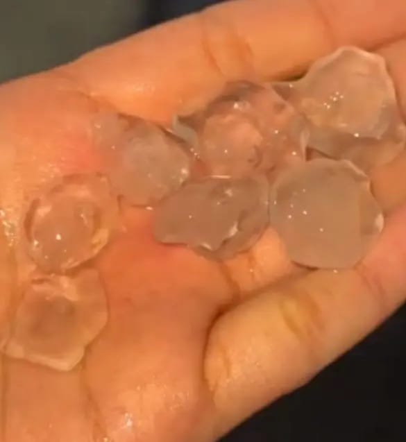 IMG 20251006 WA0000 Diterjang Hujan Es, Dua Desa di Sukabumi Rusak Parah: Atap Roboh hingga Mushola Ambruk